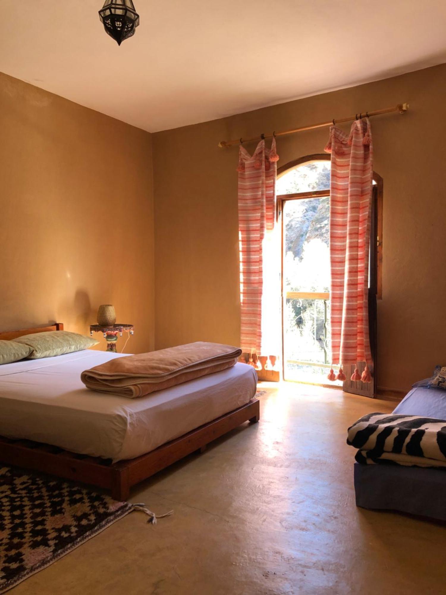 Guest House Tigminou Setti Fatma Exteriör bild